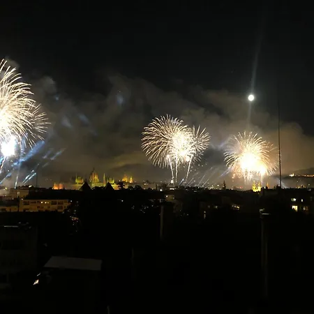 Apartment Breathtaking View! 2br-2ba, For The Firework
